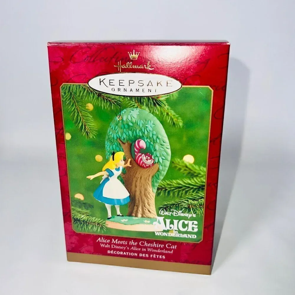 Hallmark Keepsake Ornament Disney Alice Meets the Cheshire Cat‎